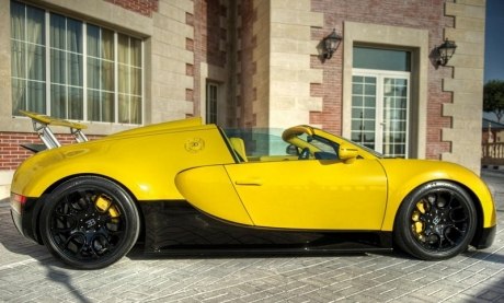 Компания Bugatti презентовала свою новинку Bugatti Veyron Grand Sport. 