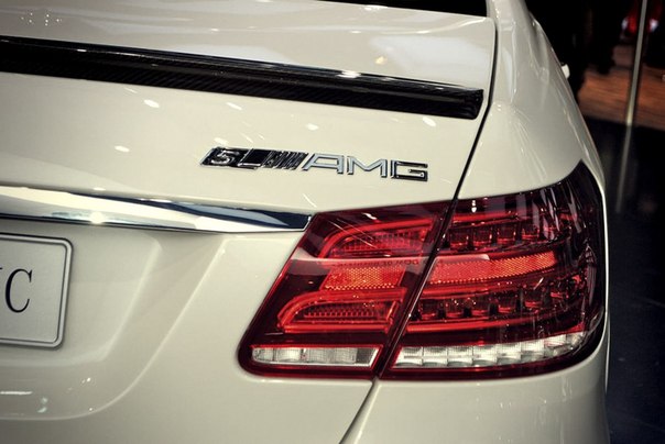 На международном автосалоне в Детройте публике представлен самый мощный за всю историю Мерседес Е-класса – E63 AMG 4matik.