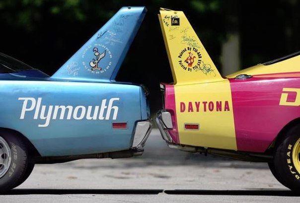 Plymouth Superbird & Dodge Charger Daytona