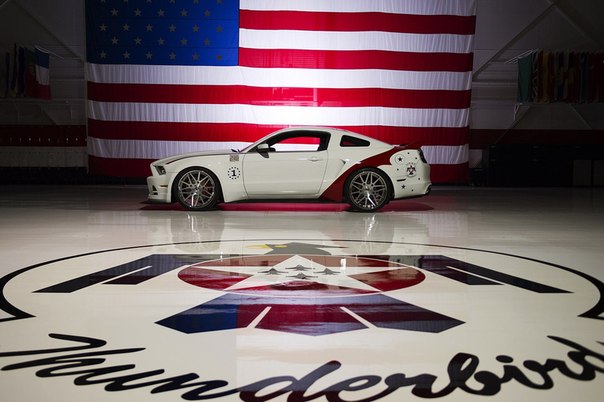 Mustang GT U.S. Air Force Thunderbirds Edition