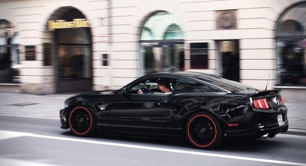 Ford Mustang GT by Roush