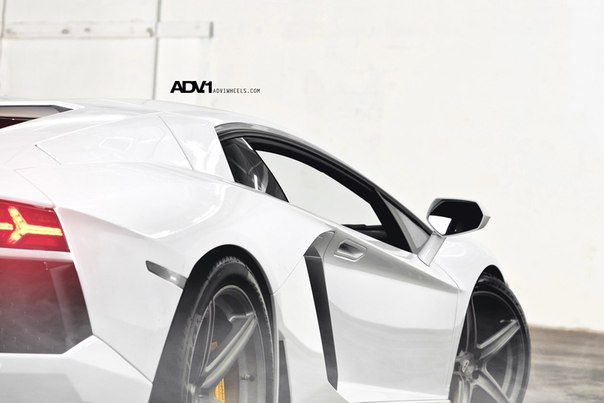 Lamborghini LP700 и диски от ADV1