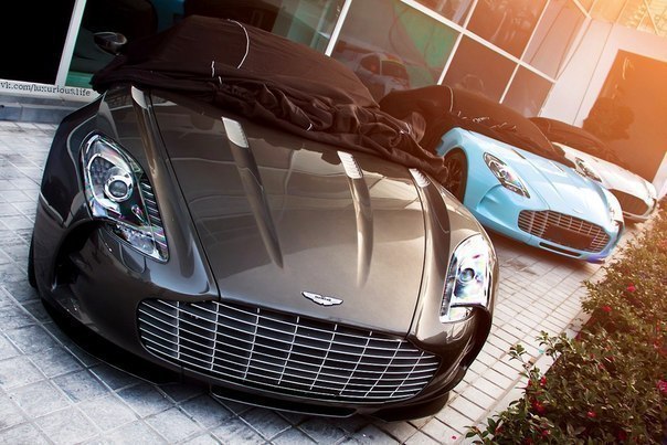 Aston Martin ONE 77