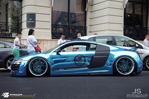 Audi R8 blue chrome