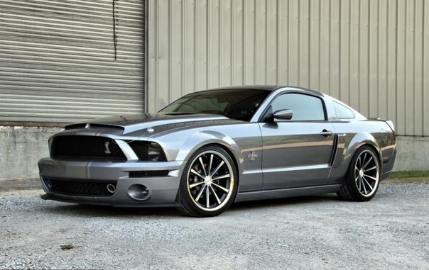 Ford Mustang Shelby.