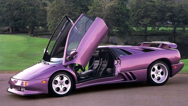 По моему Lamborghini Diablo любой цвет к лицу. Как думаете?