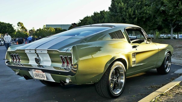 Ford Mustang Fastback (1967  г.).