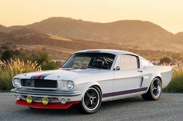 Ford Mustang T-5R (1966 г.).