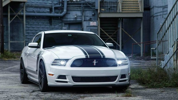 Ford Mustang Boss.