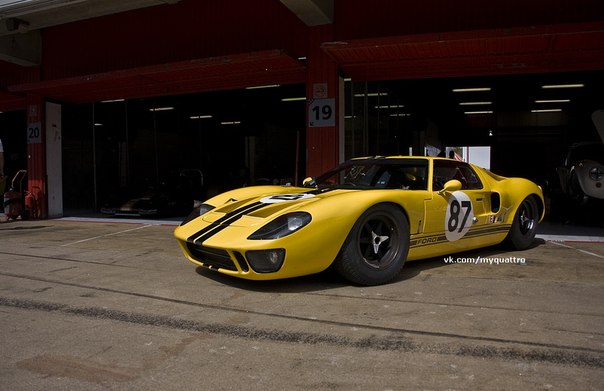 Ford GT40.