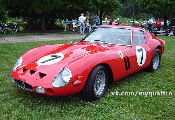 Одна из самых дорогих машин в мире Ferrari 250 GTO, 1952 года выпуска. Цена около 920 млн рублей.