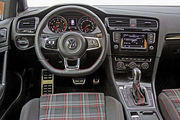 Тест-драйв Volkswagen Golf GTI: Эпоха бунтаря