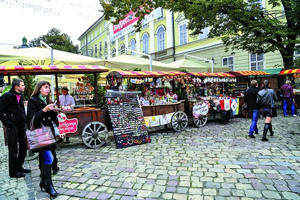 В рамках нашего культурологического проекта «Традиции украинских городов» мы отправились во Львов, чтобы принять участие в традиционном кофейном фестивале.