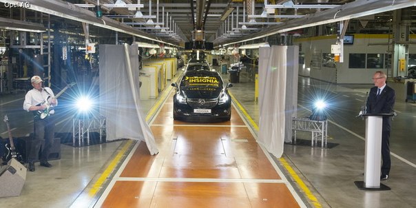 На заводе компании Opel в Рюссельсхайме стартовало производство существенно обновленной модели Opel Insignia.
