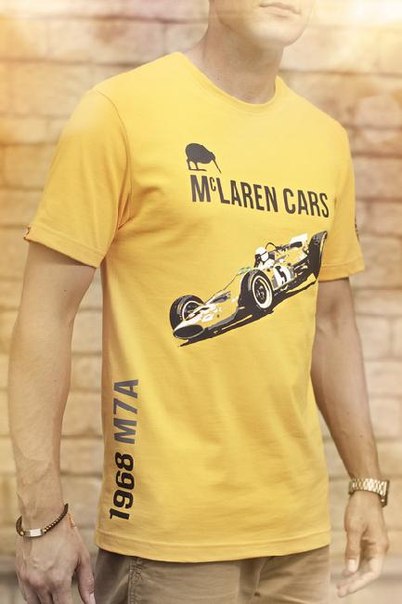 McLaren подготовила три коллекции мужской, женской одежды и аксессуаров.