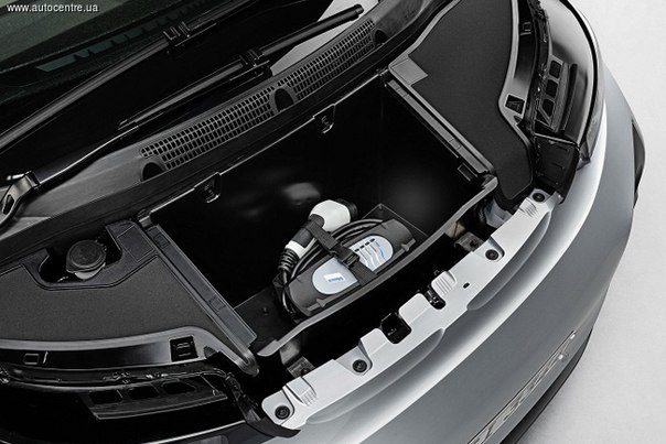 Официально представлен первый серийный электрокар BMW i3.