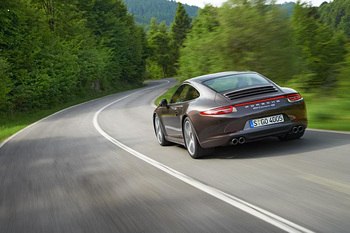 Porsche продовжує свій розвиток на автомобільному ринку США, плануючи одну світову та одну американську прем єри на автосалоні у Лос-Анджелесі 2012. 