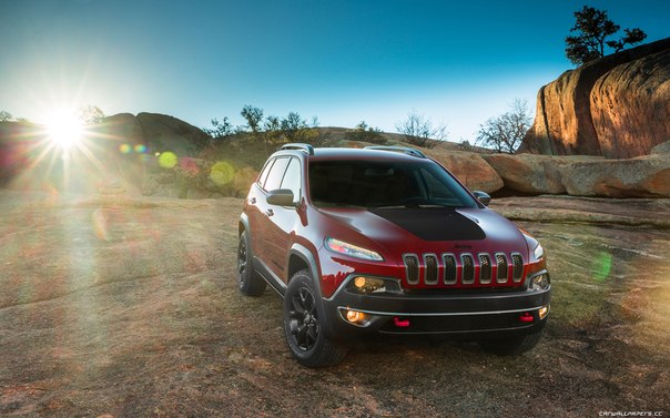 Jeep работает над более мощной версией нового Cherokee, которая получит приставку SRT к имени.