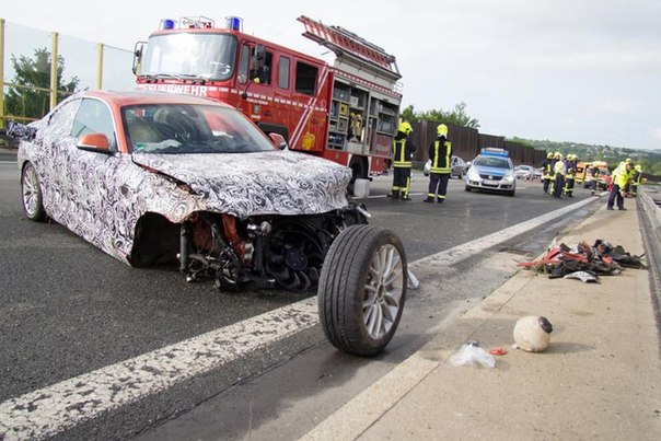 Новое купе BMW 2-Series еще не появилось за витринами автосалонов, зато успело попасть в аварию.