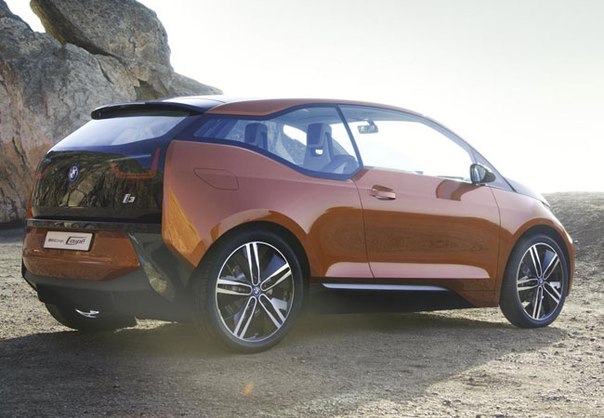 Баварцы продолжают интриговать новыми концептами полностью электрических автомобилей семейства BMW i. На автосалоне в Лос-Анджелесе представлен BMW i3 Coupe.