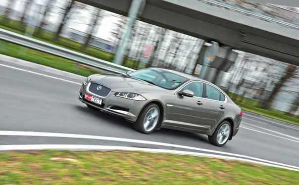 Тест-драйв Jaguar XF: Уроки грации и экономии