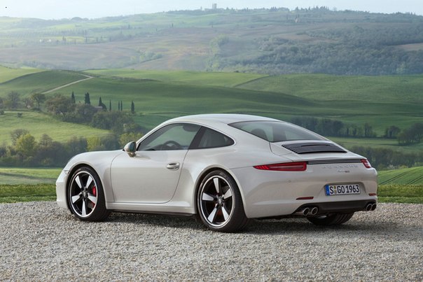 Porsche презентовал новую спецверсию 911-го, посвященную 50-летнему юбилею модели.Porsche презентовал новую спецверсию 911-го, посвященную 50-летнему юбилею модели.