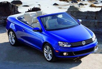 На автосалоне в Лос-Анджелесе 2012 представители VW критически оценили шансы купе-кабриолета Volkswagen Eos на благополучное будущее. Вероятно, его место займет традиционный кабриолет с мягкой крышей.