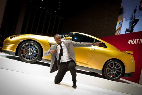 Олимпийскому чемпиону подарили эксклюзивный золотой Nissan GT-RОлимпийскому чемпиону подарили эксклюзивный золотой Nissan GT-R