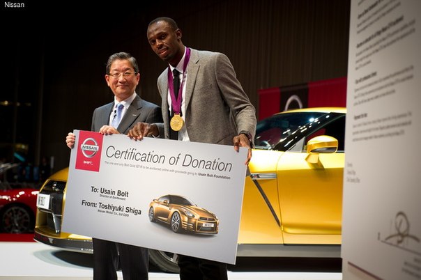 Олимпийскому чемпиону подарили эксклюзивный золотой Nissan GT-RОлимпийскому чемпиону подарили эксклюзивный золотой Nissan GT-R