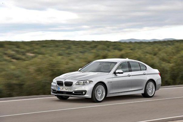 В BMW обновили 5-Series. Пятерка  приобрела более свежую внешность и новый мотор.