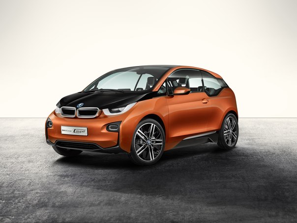 В этом году BMW начнет серийное производство электромобиля BMW i3, представляющего собой новую форму экологичной мобильности в городских условиях.