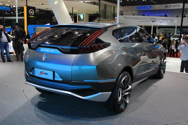 В рамках Шанхайского автосалона 2013 Changan презентовал новый концепт, предвещающий создание люксовой модели.