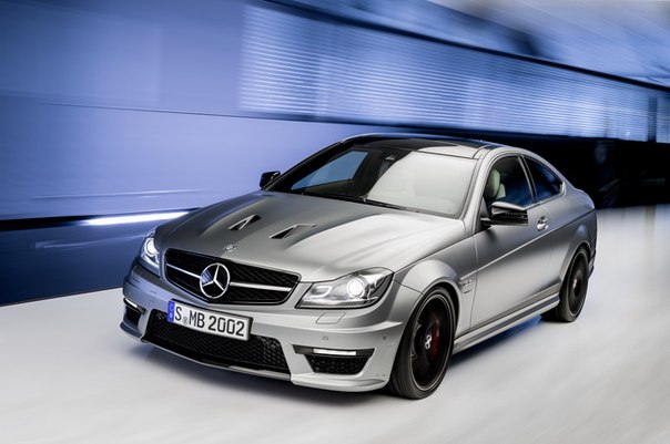 Компания Daimler и ее фирменное специализированное подразделение AMG представило две новые эксклюзивные модели Mercedes A 45 AMG «Edition 1» и C 63 AMG «Edition 507».Mercedes A 45 AMG и C 63 AMG: эксклюзивные версии