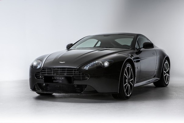 Компания Aston Martin представила специальную версию модели V8 Vantage S для континентальной Европы. В последнее время стало модно и выгодно создавать limited edition для азиатских рынков, но фирма помнит и родную часть света.