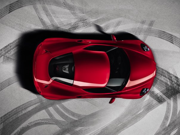 Alfa Romeo рассекретила новое купе 4С которое