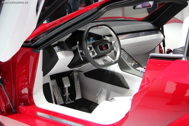 Специалисты ателье ItalDesign подготовили к Женевскому автосалону 2013 новый концепт Parcour.