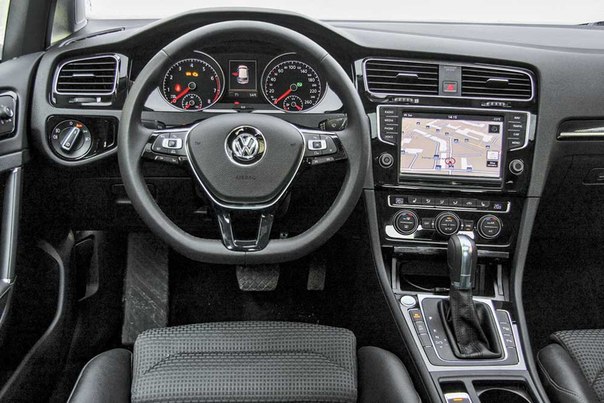 Тест-драйв VW Golf VII: Два оттенка серого