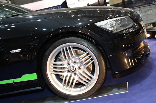 Придворное тюнинг-ателье компании BMW Alpina на Женевском автосалоне 2013 покажет свою версию новой BMW 3 Series. Автомобиль получил имя Alpina B3 Bi-Turbo.
