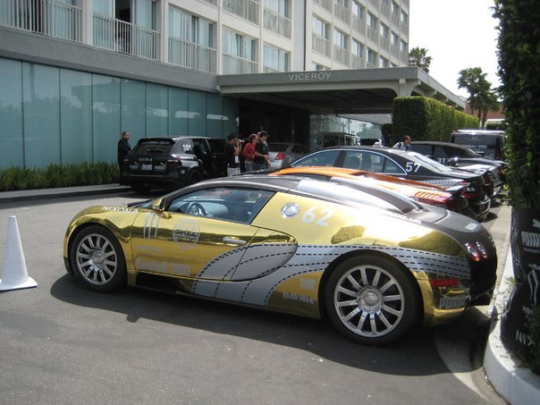 Gold Bugatti Veyron