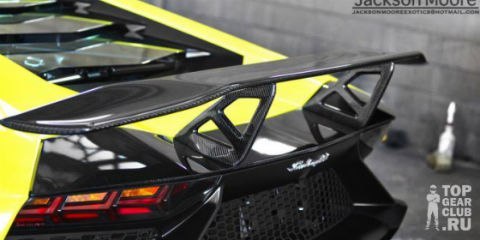 Один из владельцев Lamborghini Aventador LP 720-4 50 Anniversario попросил специалистов DMC установить заднее антикрыло на свой лимитированный суперкар.