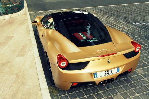 Ferrari - 458 Italia