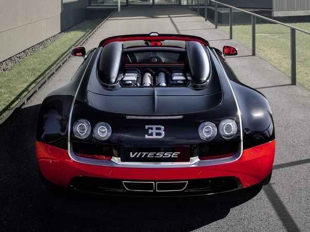 Bugatti Veyron W16 Engine, 2012