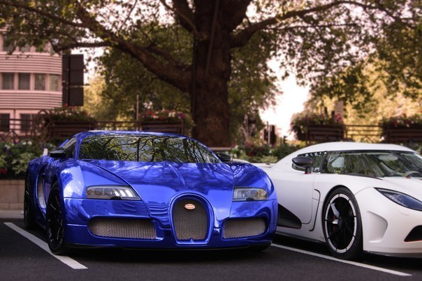 Bugatti Veyron and Koenigsegg Agera