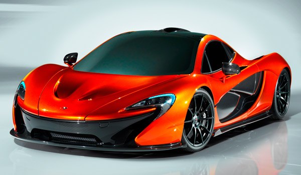 В облике новой модели McLaren P1 англичане постарались совместить пропорции легендарного суперкара F1 и дизайнерские решения, применённые в купе MP4-12C.