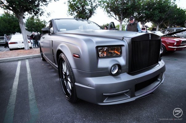 Rolls Royce Phantom gray matte