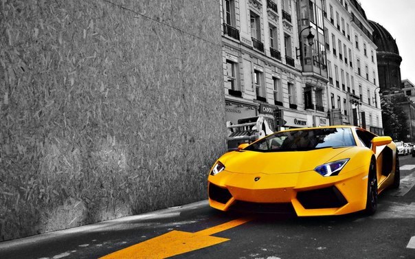 Yellow Lamborghini Aventador LP700
