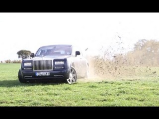 Британец устроил дрифт по полю на Rolls-Royce Phantom