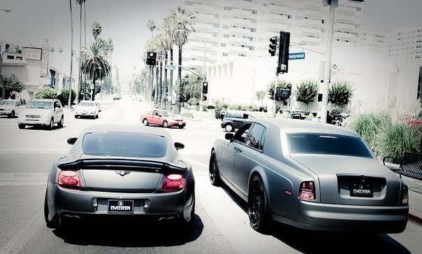 Как Вы считаете, что лучше Rolls-Royce Phantom или Bentley Continental? (ответ в коменты)