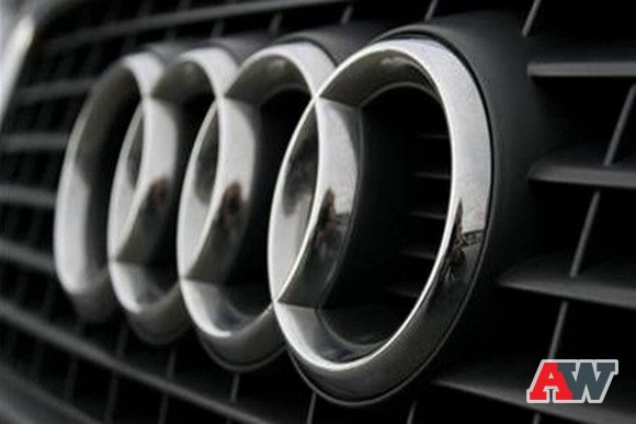 В немецких средствах массовой информации появились сообщения о том, что компания Audi всерьез задумывается о выпуске крупногабаритного внедорожного купе. Таким образом, автопроизводитель из Ингольштадта вновь напомнит Баварии, что у нее есть достойные конкуренты. Название новинки пока неизвестно, есть вероятность, что она получит имя Q9. Внедорожник, несомненно, будет значительно дороже Q7, и составит серьезную конкуренцию пользующемуся хорошим спросом BMW X6.
