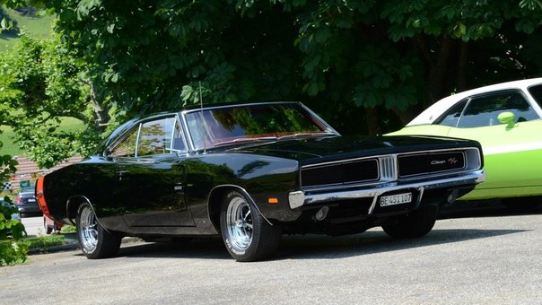 1969 Dodge Charger R/T 426 Hemi 4-Speed